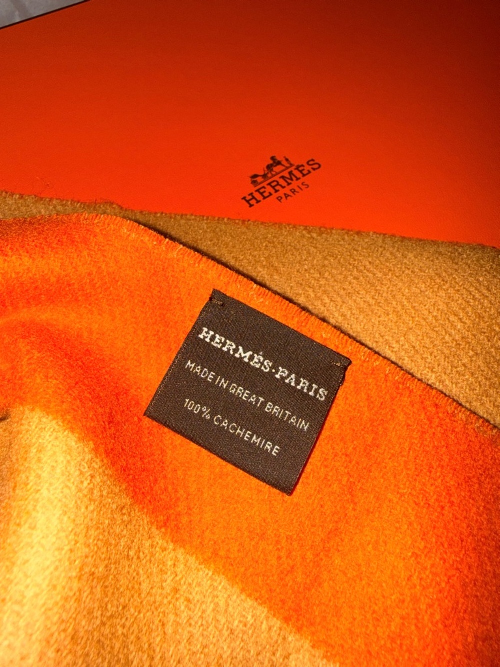 Hermès Casaque cashmere scarf (NEW with box and ribbon) - Picture 7 of 7